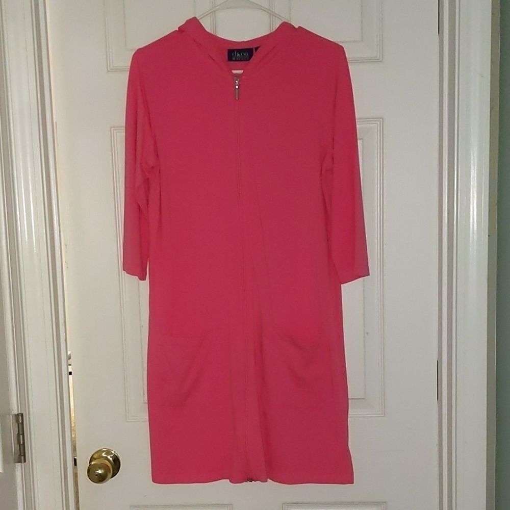 D & Co Beach hooded cover-up Sz XS NWOT